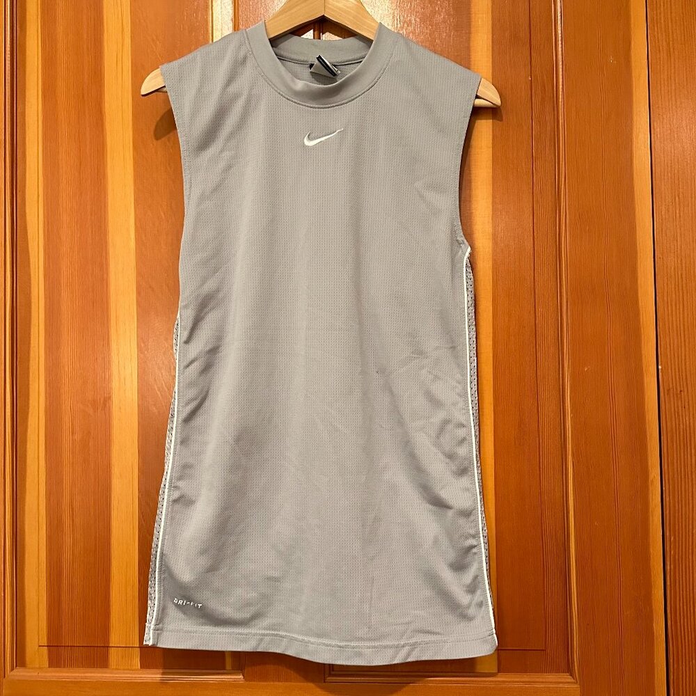 [Nike] Gray Athletic Tank Top - Size M